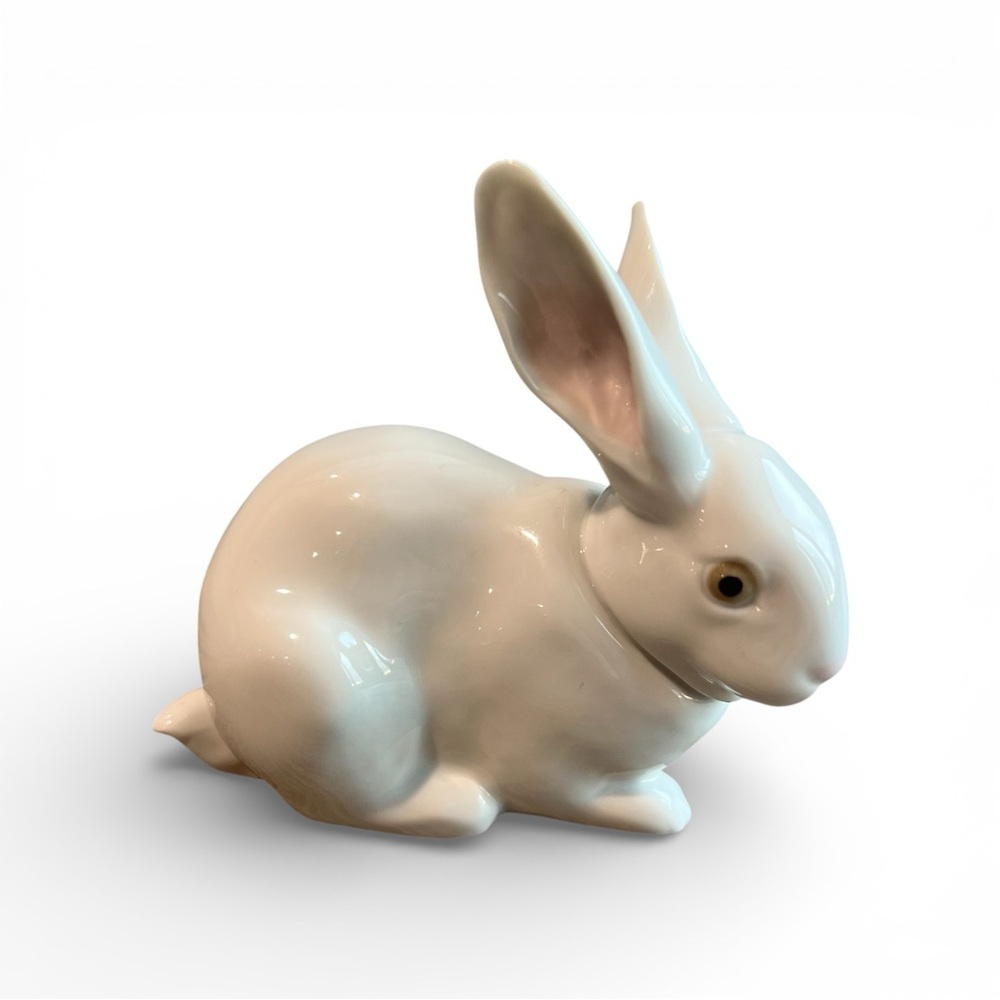 Lladró Attentive Bunny Rabbit Figurine 5905 Glossy White Porcelain Spain Retired